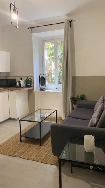 Studette Près De La Gare De Appartement